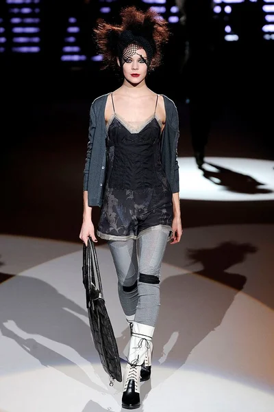 Look 19